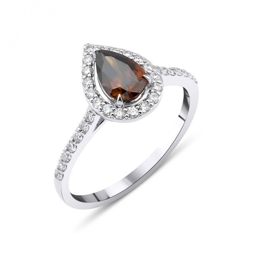 What is a fancy white diamond?