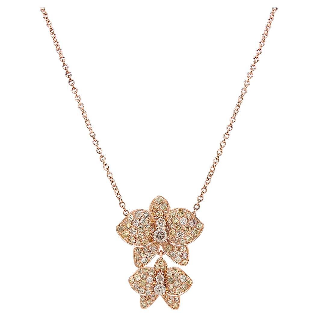 Pétales floraux en or rose 18K avec diamants fantaisie et bruns Collier papillon