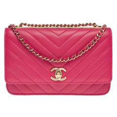 Fancy Chanel Wallet on Chain shoulder bag in Pink Chevron Quilted leather, GHW