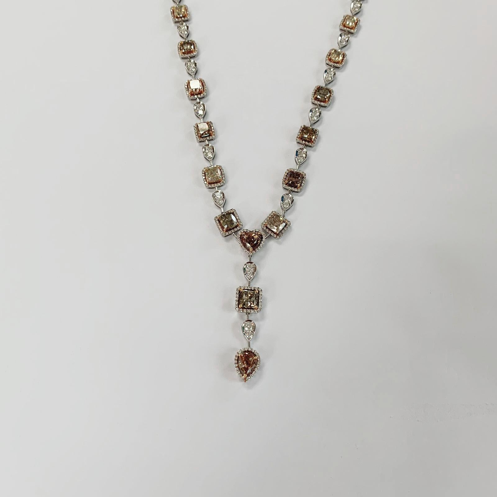 IMPORTANT Natural Fancy Colors & white Diamond Necklace Earring Set on 18k Gold In New Condition In Great Neck, NY