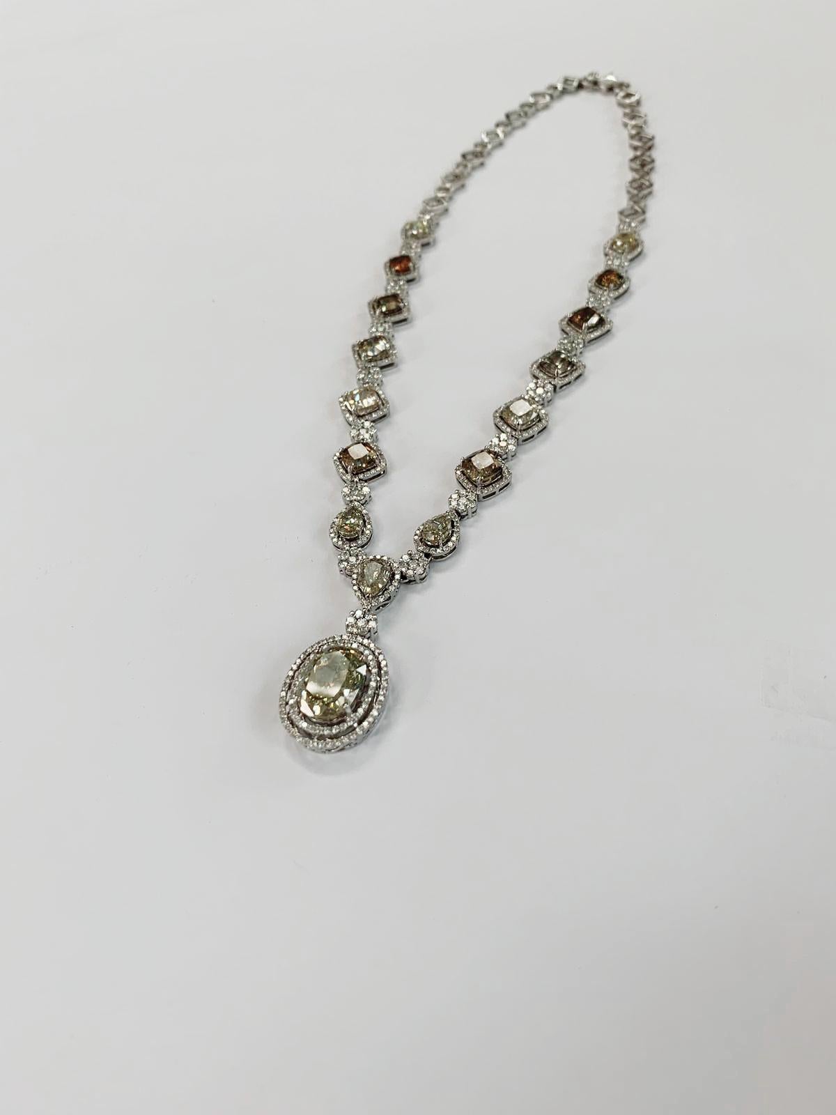 GIA Certified 8.42 Fancy Color and White Diamond Necklace In New Condition In Great Neck, NY