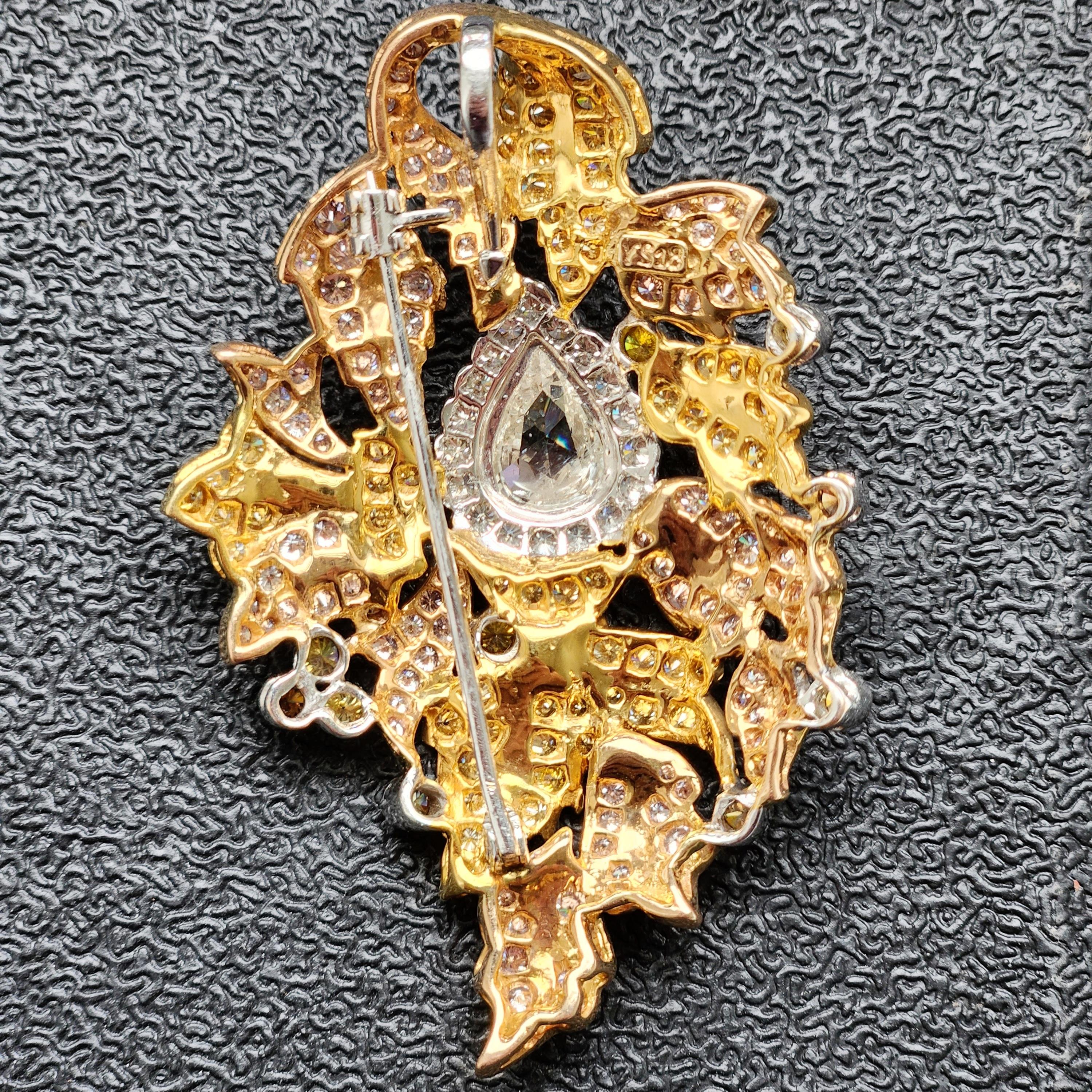Fancy Color Art Deco Pendant Brooch with Natural Pink and Yellow Diamonds In New Condition For Sale In New York, NY