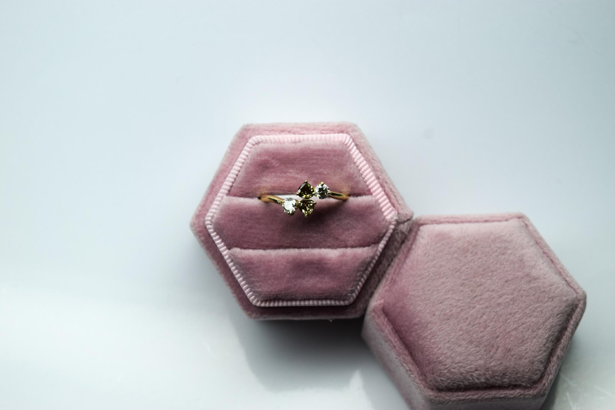 Fancy color diamond cluster ring yellow gold In New Condition For Sale In Boca Raton, FL