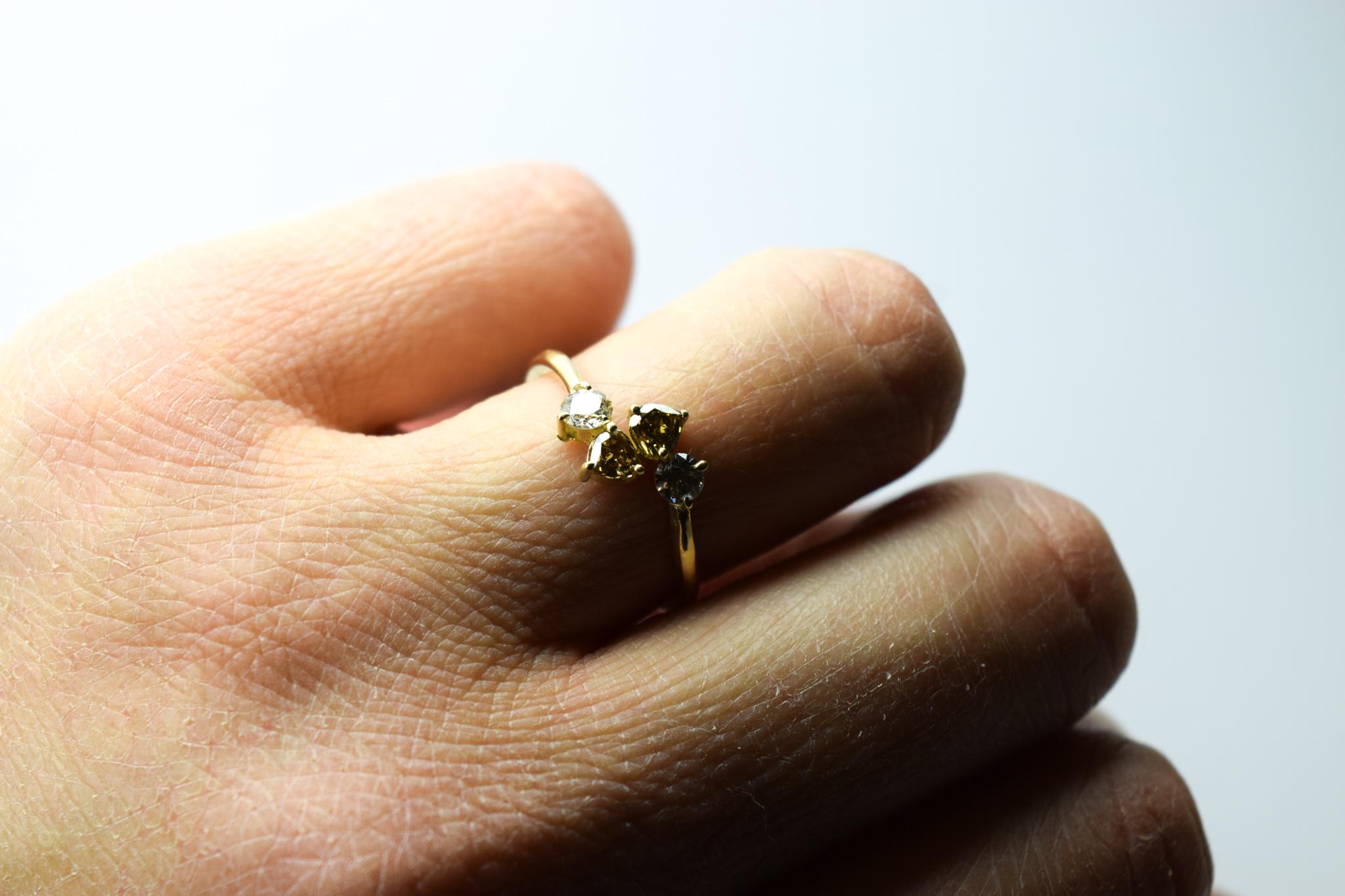Fancy color diamond cluster ring yellow gold For Sale 2