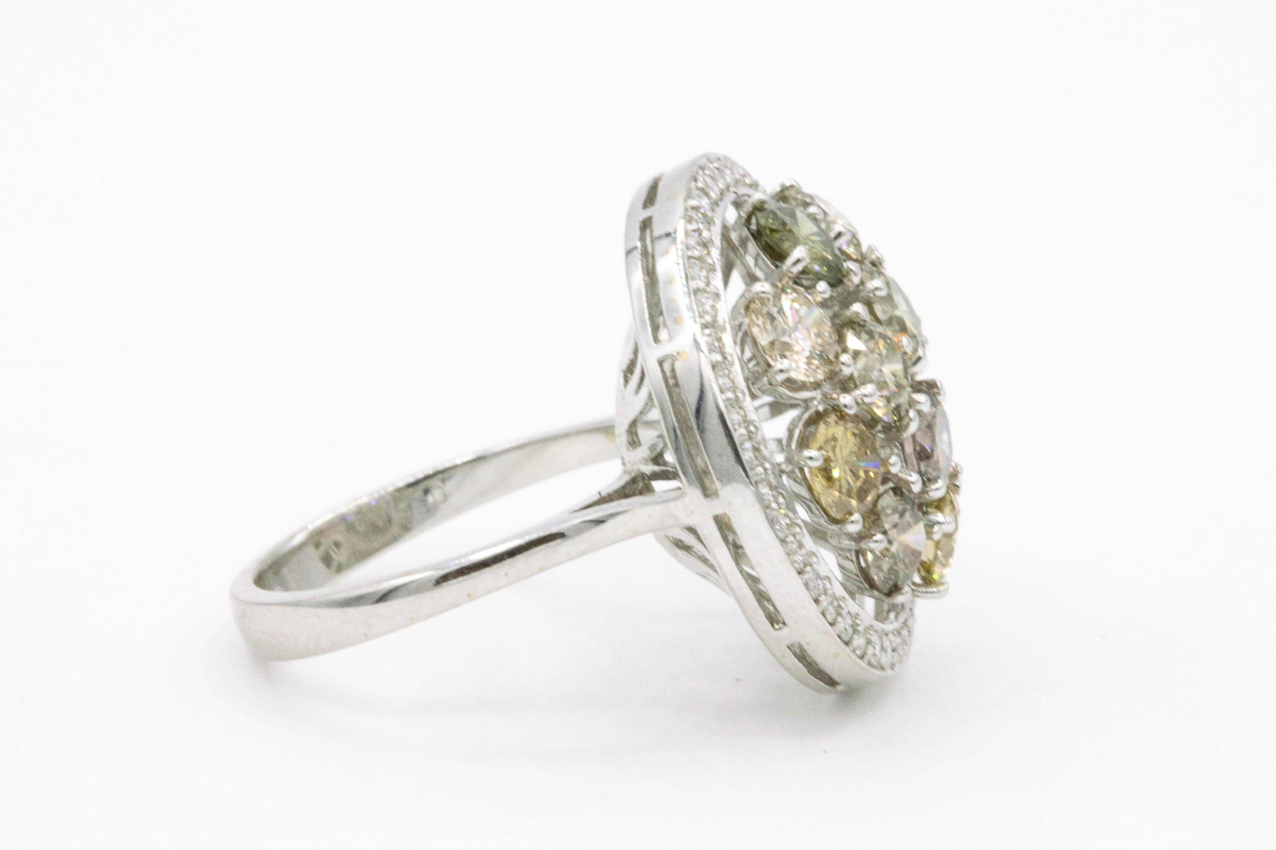 Women's Fancy Color Diamond Ring 3.86 Carat 18 Karat For Sale