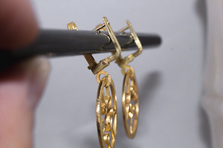 Fancy Color Diamonds 21-22k Gold Dangle Lever-Back Earrings Wedding Jewelry For Sale 2