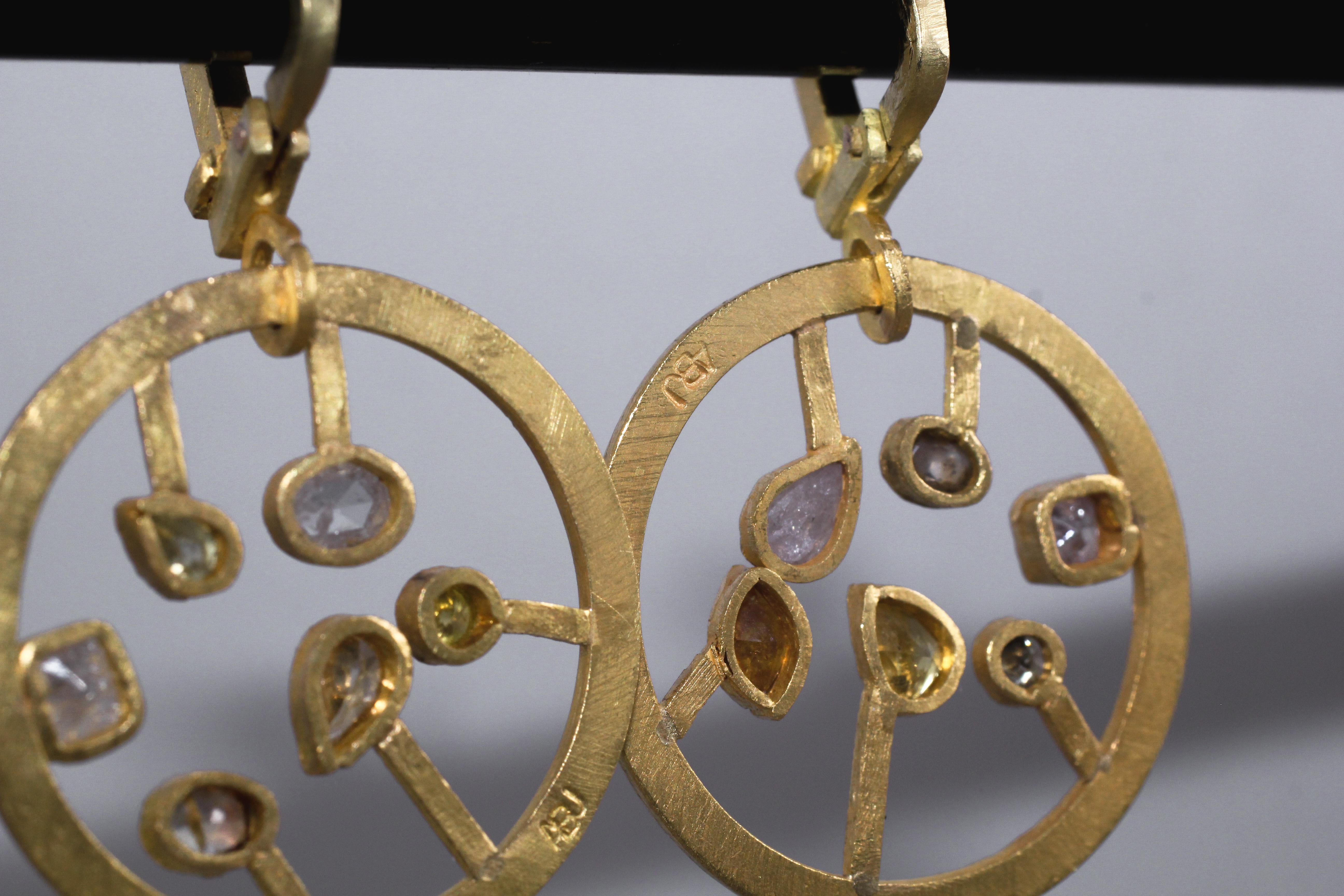 Fancy Color Diamonds 21-22k Gold Dangle Lever-Back Earrings Wedding Jewelry For Sale 1