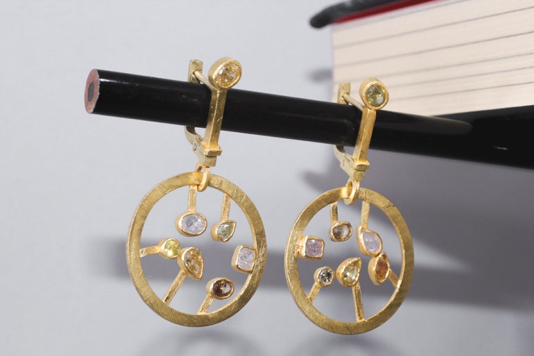 Fancy Color Diamonds 21-22k Gold Dangle Lever-Back Earrings Wedding Jewelry For Sale 6