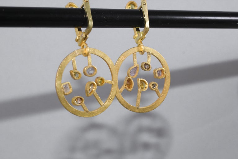 Fancy Color Diamonds 21-22k Gold Dangle Lever-Back Earrings Wedding Jewelry For Sale 1