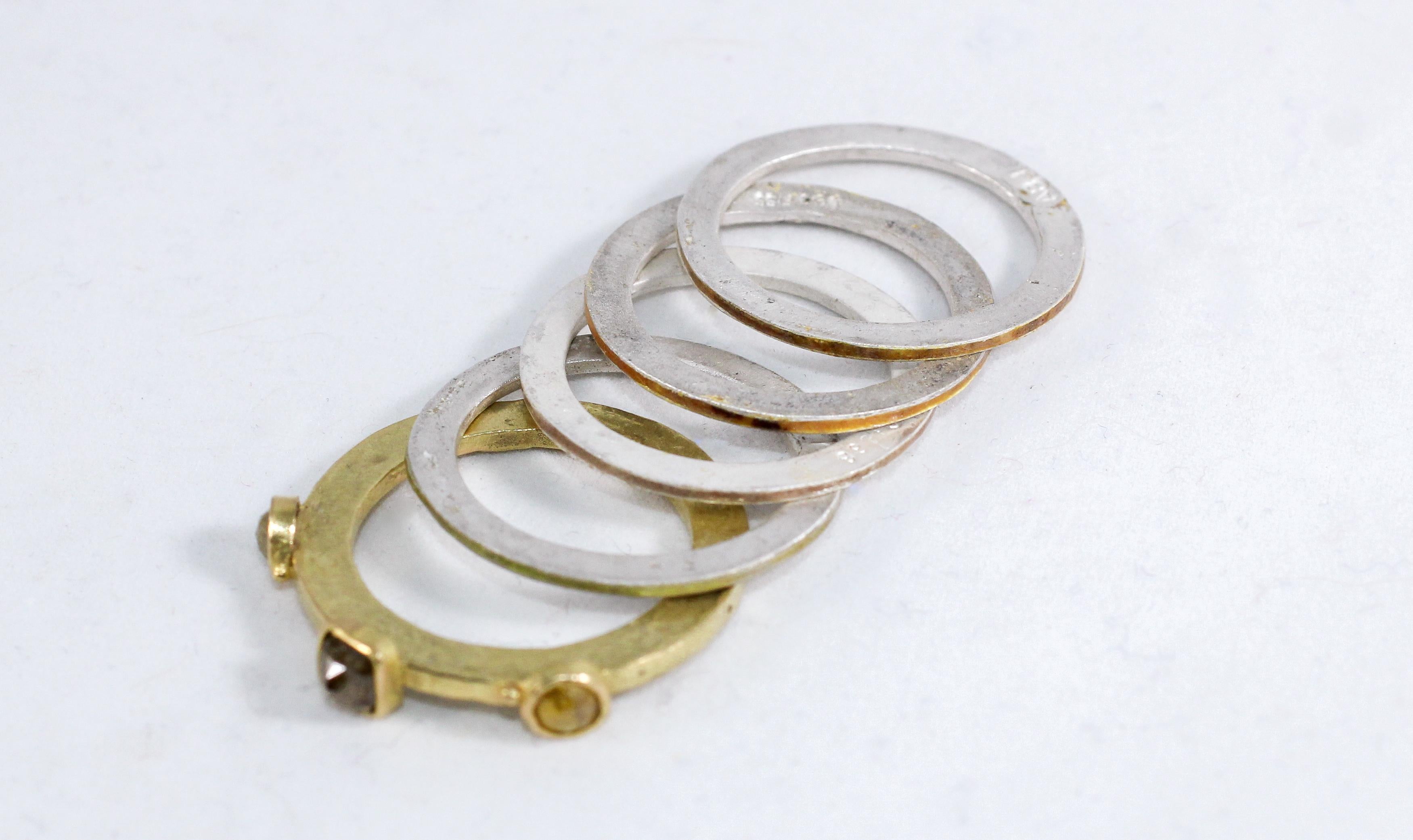 Women's Fancy Color Diamonds Three-Stone 18 Karat Gold Engagement Ring Enamel Silver  For Sale