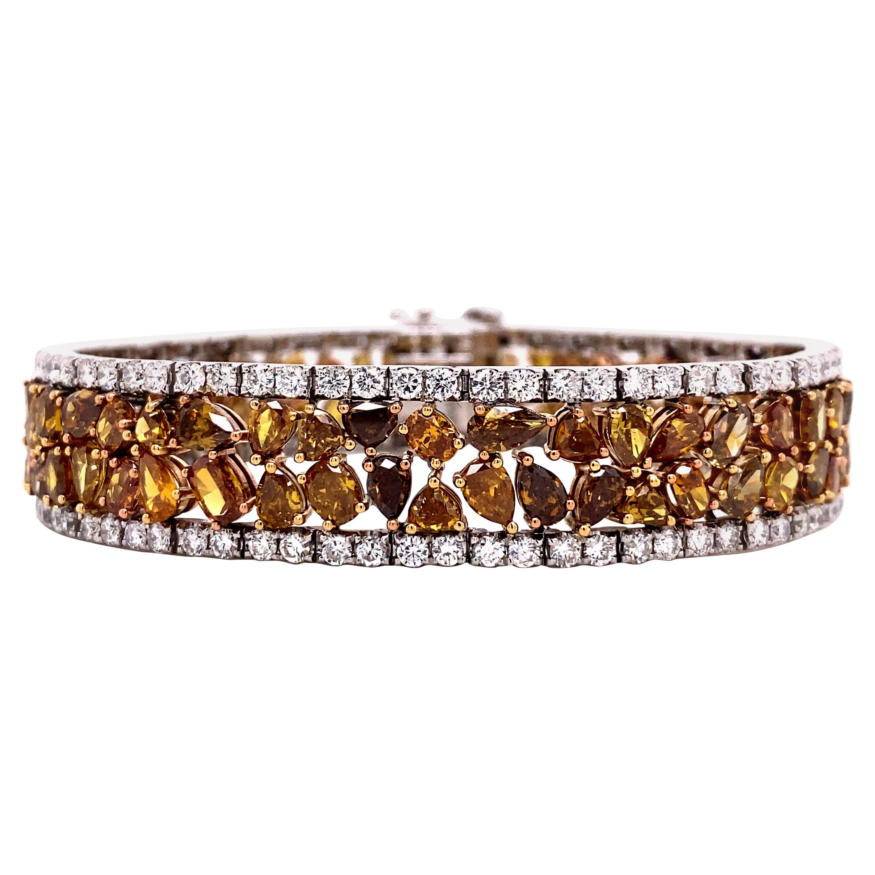 Bracelet fantaisie en diamants naturels de couleur fantaisie avec bordure en diamants blancs