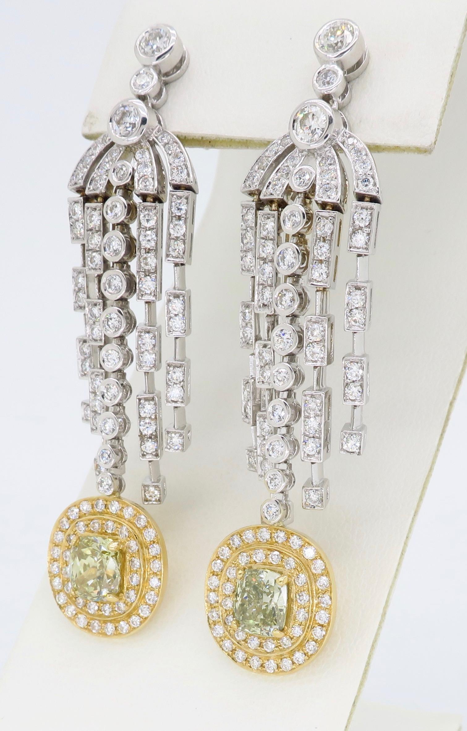 Fancy Colored Diamond Chandelier Earrings in 18 Karat Gold In Excellent Condition In Webster, NY