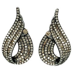 Boucles d'oreilles pendantes en or 18 carats avec diamants de couleur fantaisie