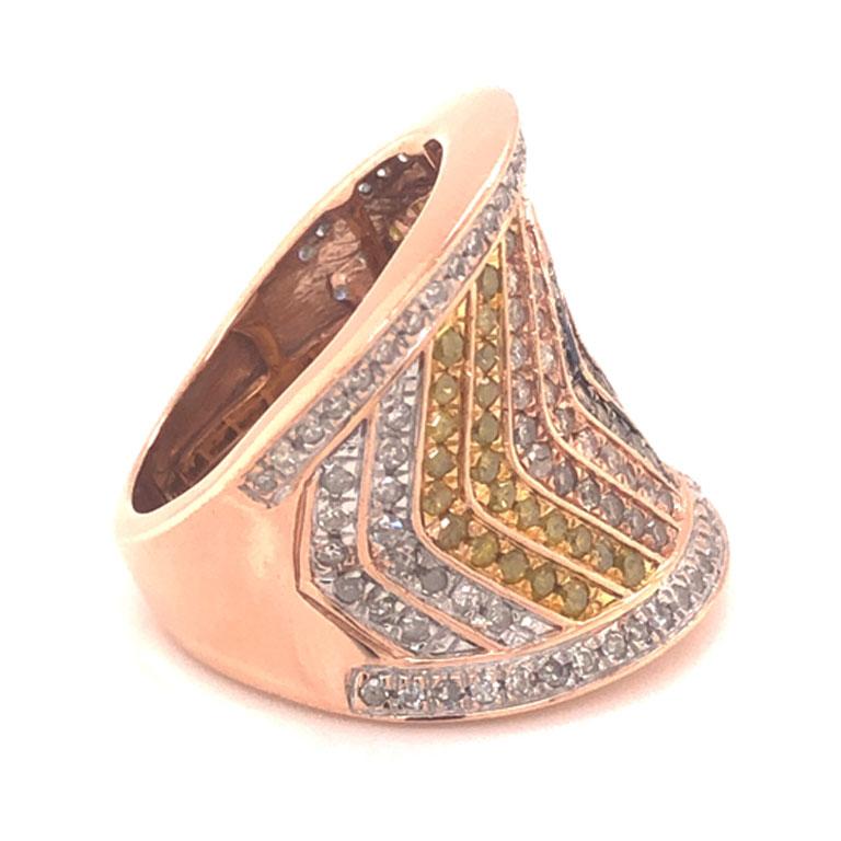 Round Cut Fancy Colored Diamond Saddle Ring, 10k Rose Gold For Sale