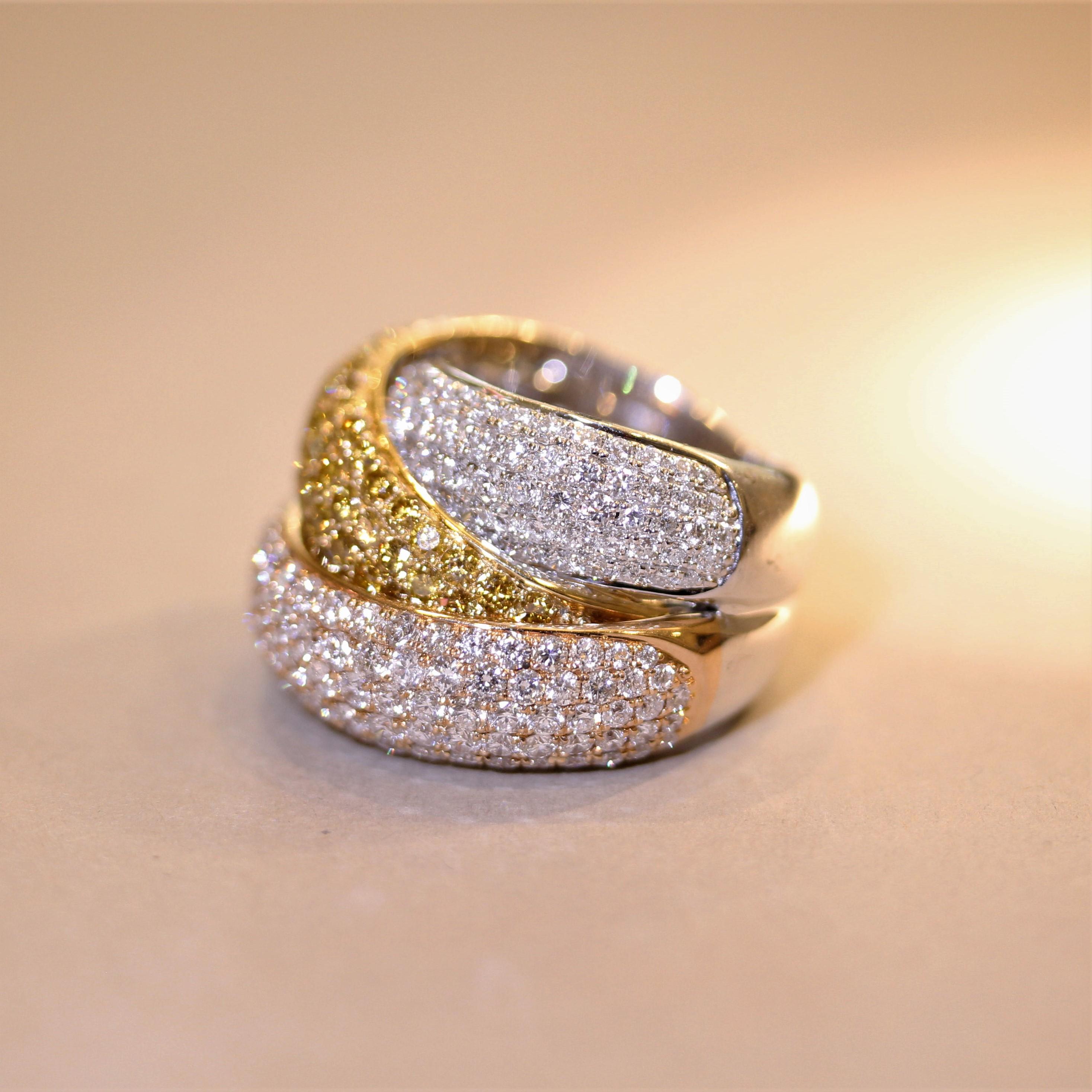 Round Cut Fancy-Colored Diamond Tri-Tone Gold Crossover Cocktail Ring For Sale