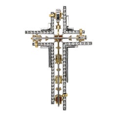 Broche y colgante Cruz de color fantasía y diamantes blancos de Dilys'