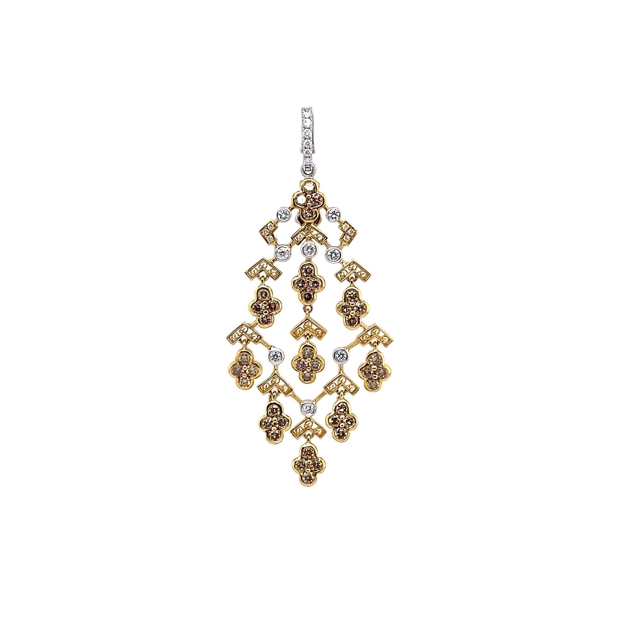Taille ronde Boucles d'oreilles « Lustre » en or jaune et blanc 18 carats avec diamants blancs de couleur fantaisie en vente