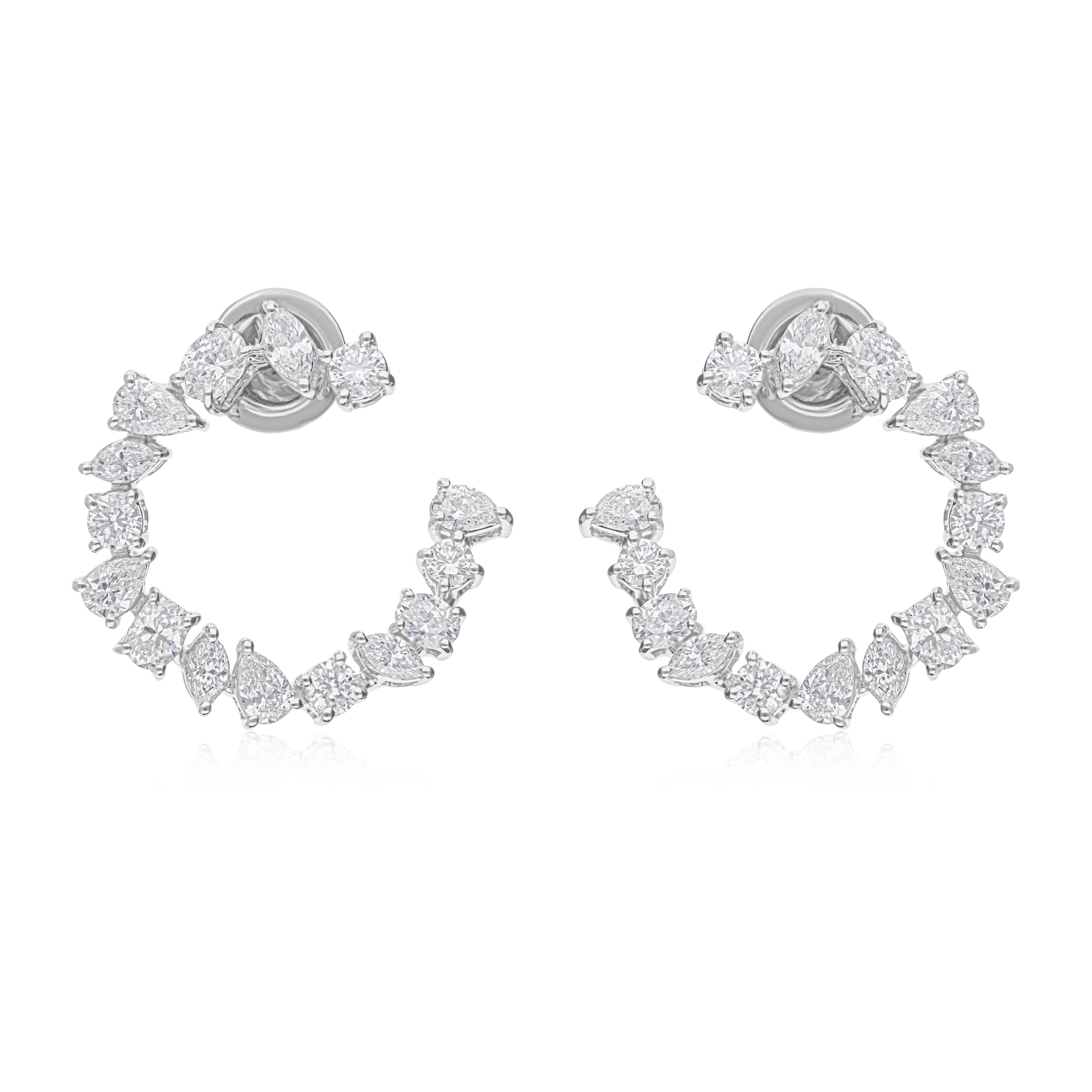 Boucles d'oreilles ouvertes en or blanc 14 carats, diamant naturel SI/HI de 2,43 carats, taille fantaisie Neuf - En vente à Diera, Dubai