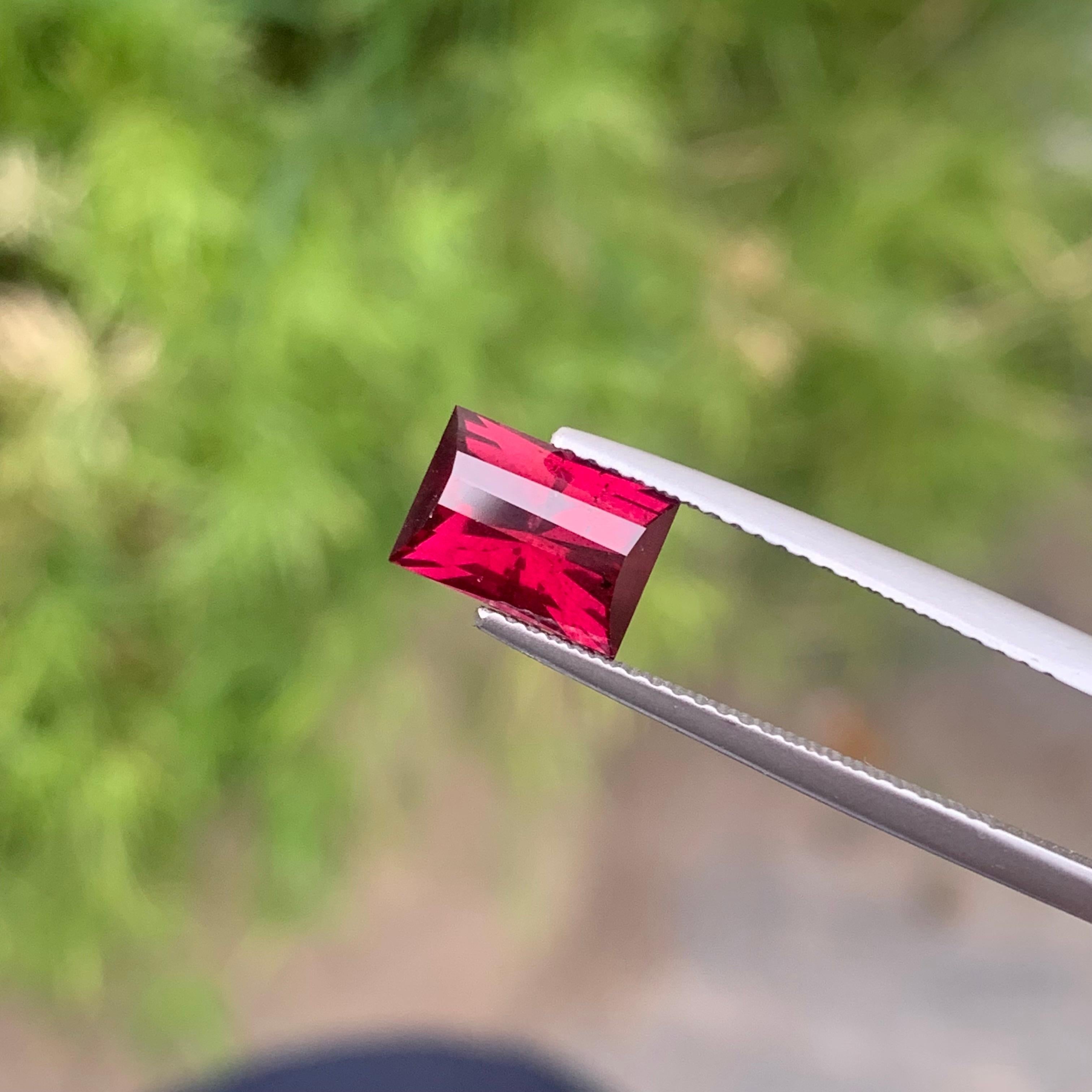 Fancy Cut 2.75 Carat Natural Loose Red Pomegranate Rhodolite Garnet Gemstone For Sale 6