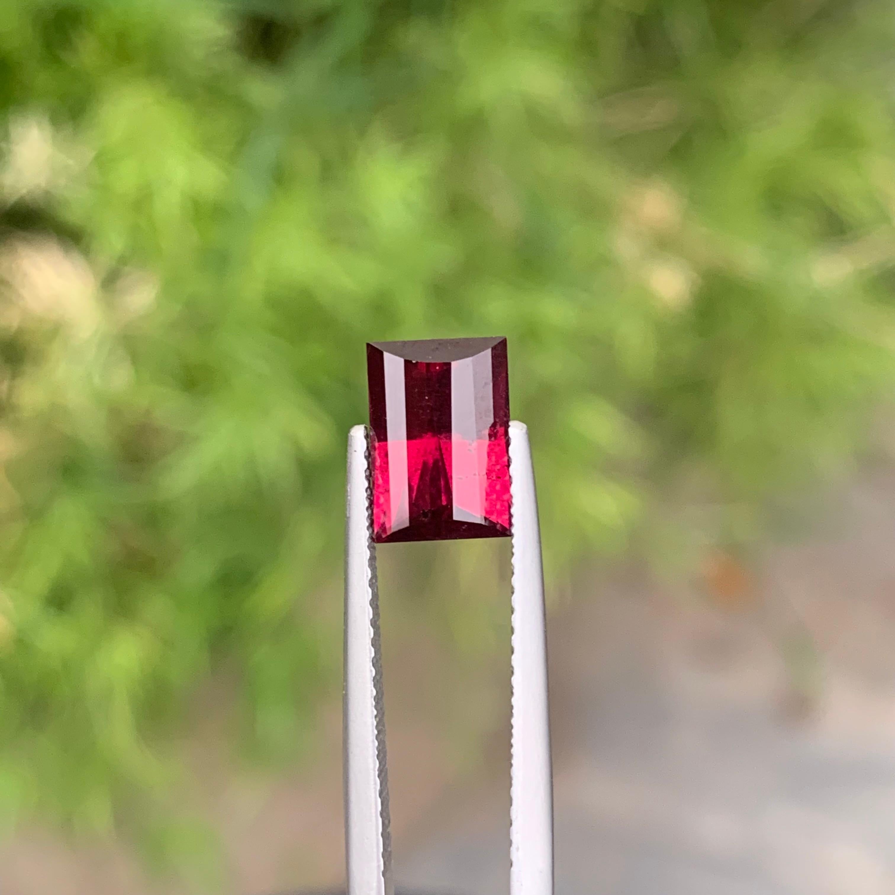 Fancy Cut 2.75 Carat Natural Loose Red Pomegranate Rhodolite Garnet Gemstone For Sale 9