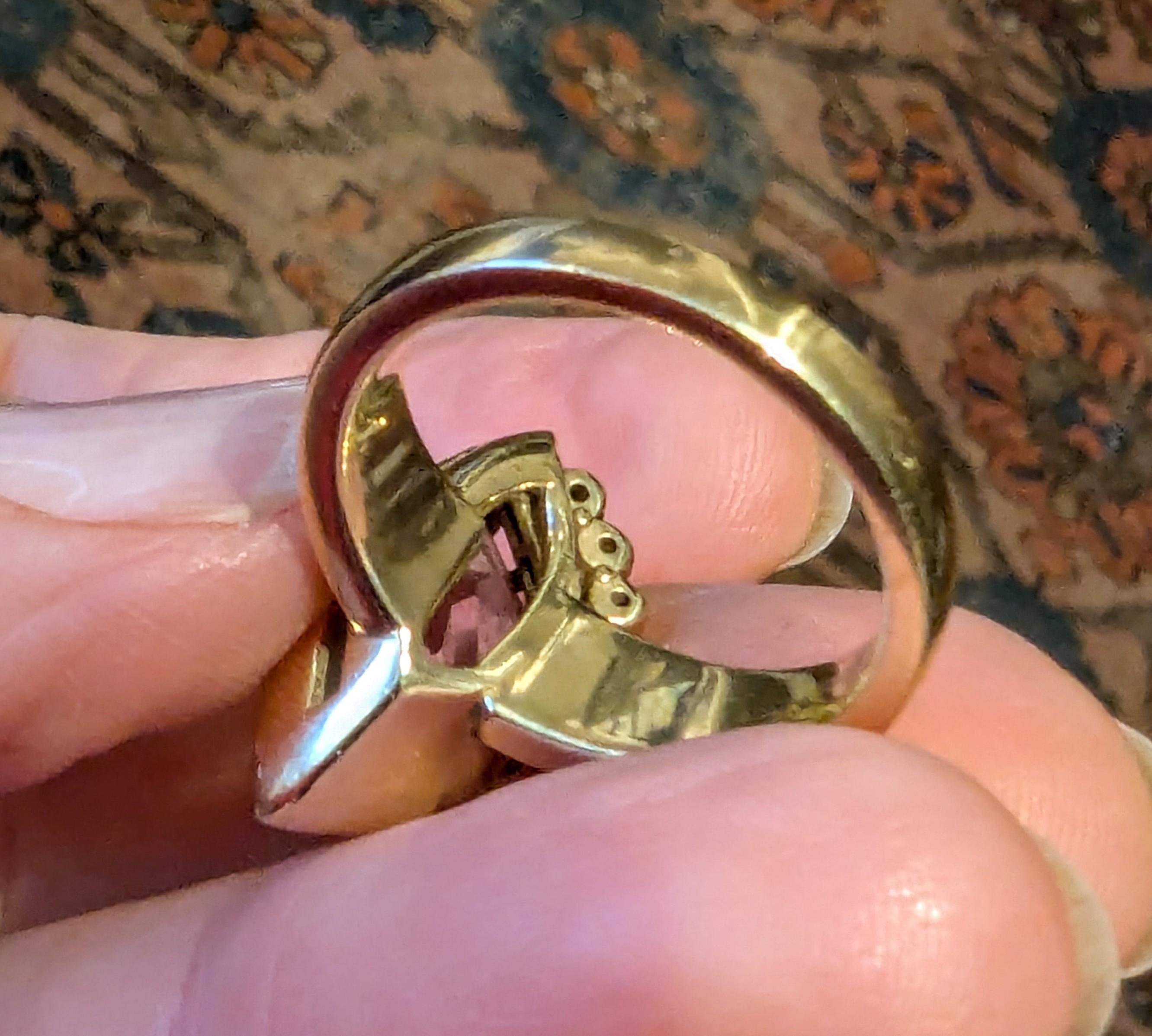 Bague en or jaune 18 carats Morganite et diamant, taille fantaisie 3,96 carats en vente 2