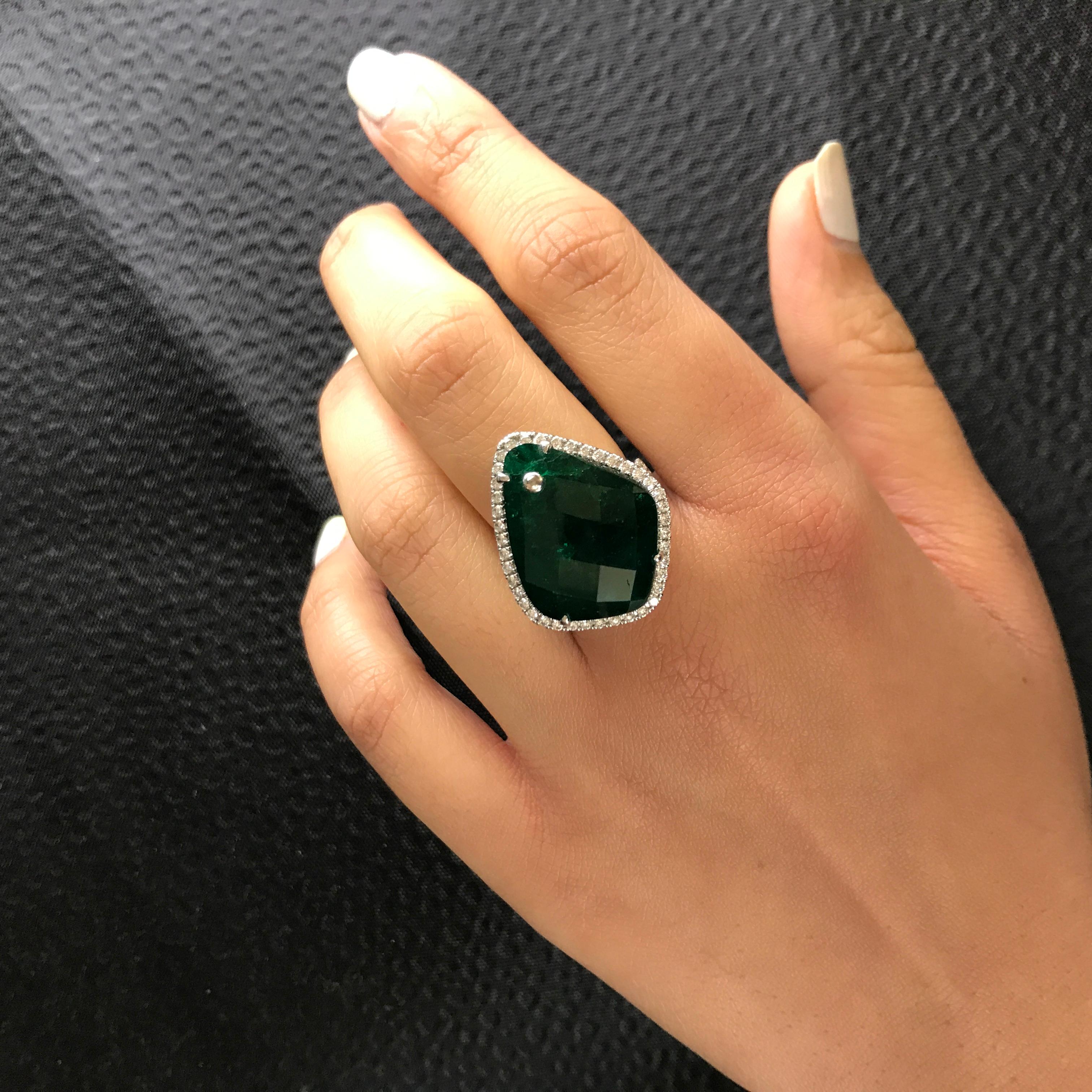 Cocktail-Ring mit kolumbianischem Smaragd und Diamant im Phantasieschliff für Damen oder Herren im Angebot