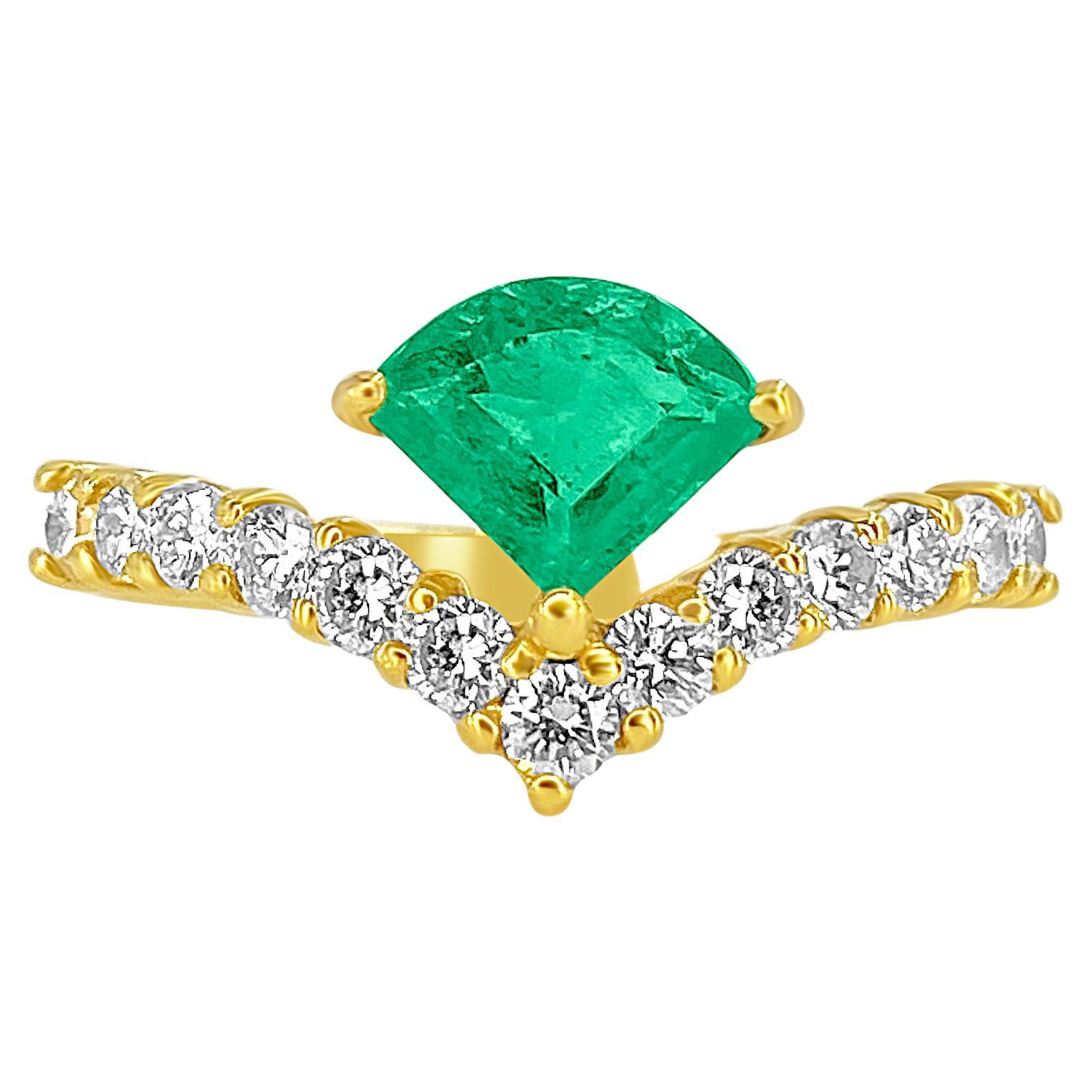 Fancy Cut Colombian Emerald Nouveau Ring in 18k Rose Gold Curved Shank Ring  For Sale