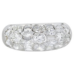 Ring aus 18 Karat Weißgold mit Diamanten im Phantasieschliff