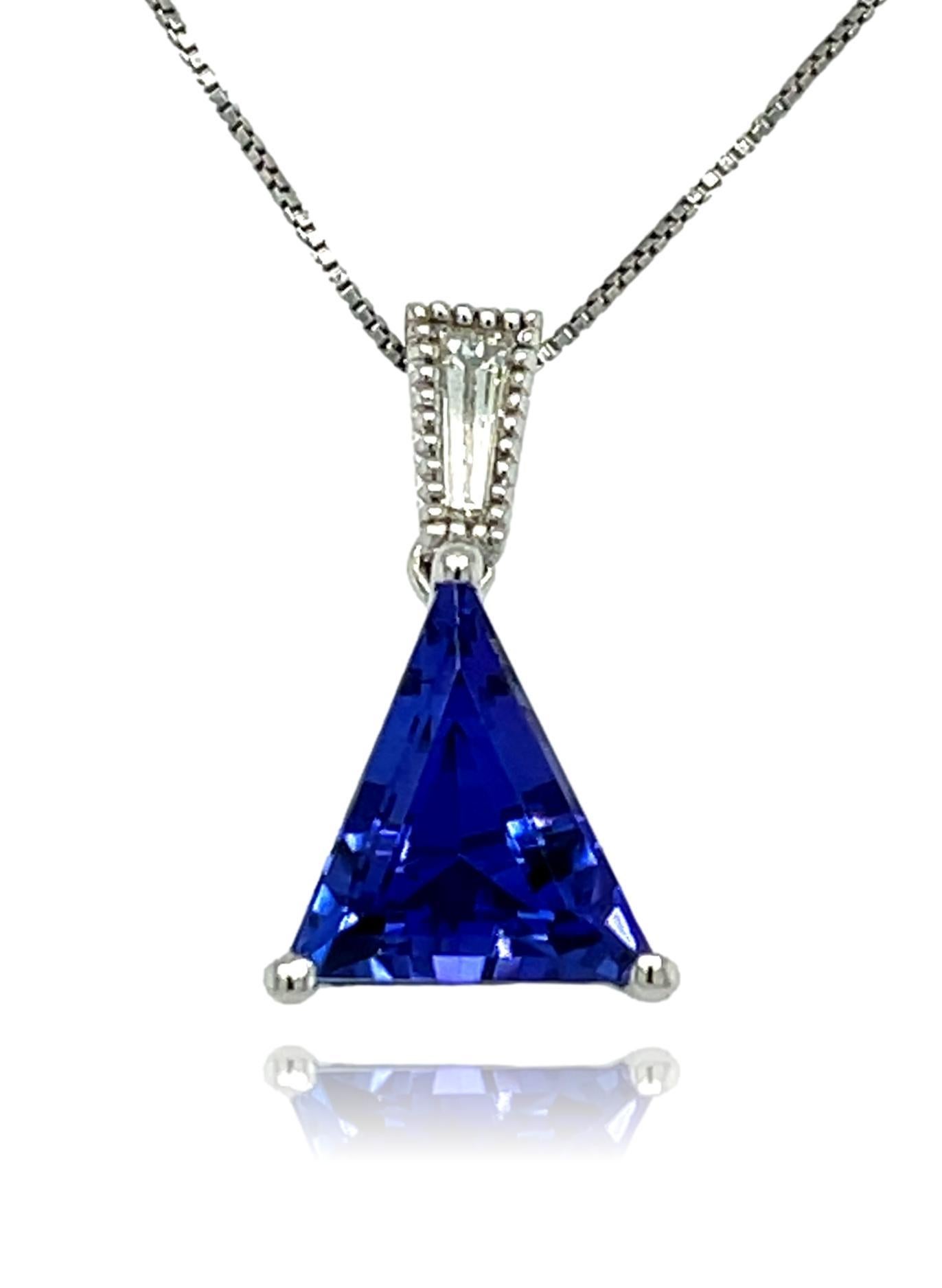 Fancy cut Tanzanite and Diamond Pendant in 18K White Gold  In New Condition For Sale In New York, NY