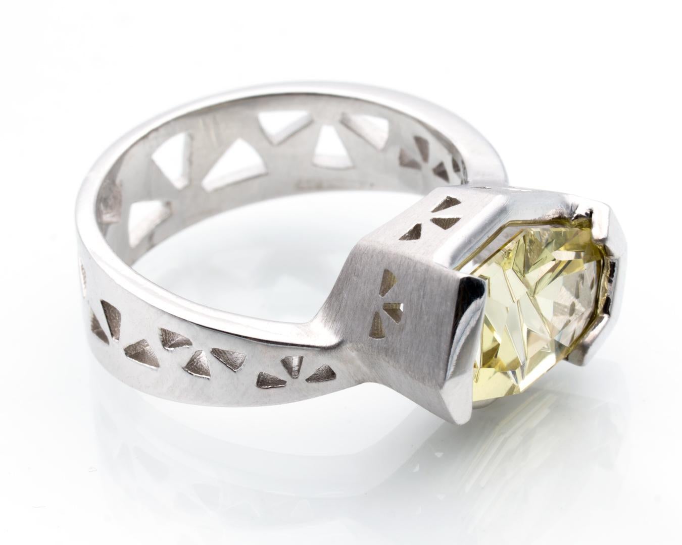 Taille mixte Béryl jaune de 3,04 carats en or blanc 14 carats Bague de cocktail en vente