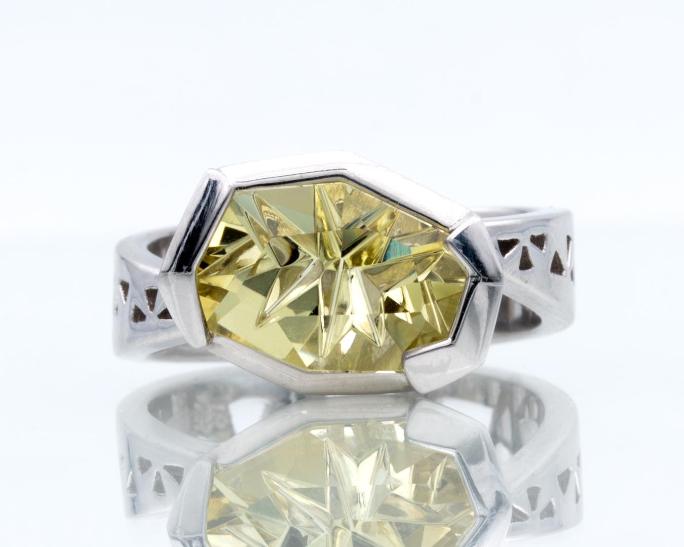 Béryl jaune de 3,04 carats en or blanc 14 carats Bague de cocktail Pour femmes en vente