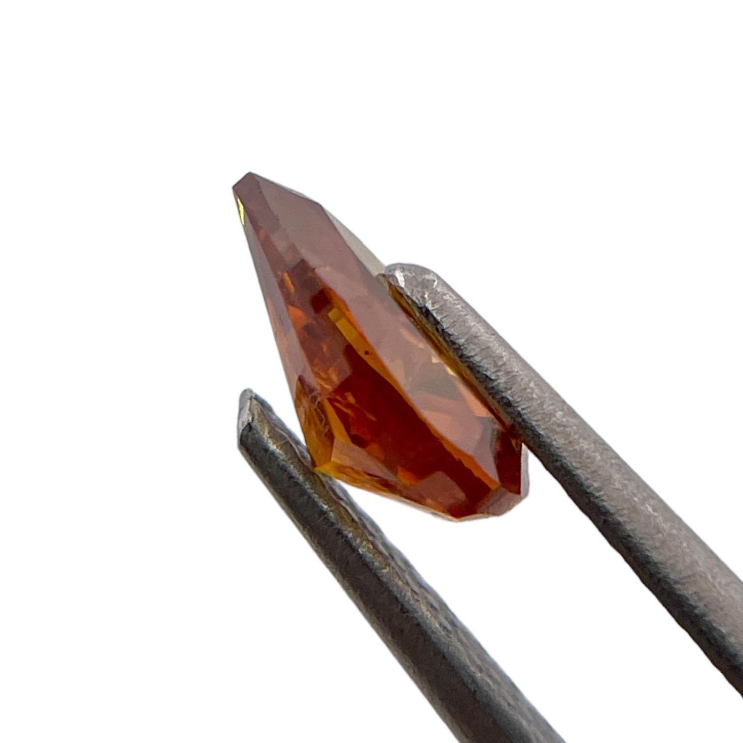 Diamante naturale da 0,93 ct certificato GIA di colore arancio brunastro intenso e fantasia In condizioni ottime in vendita a New York, NY