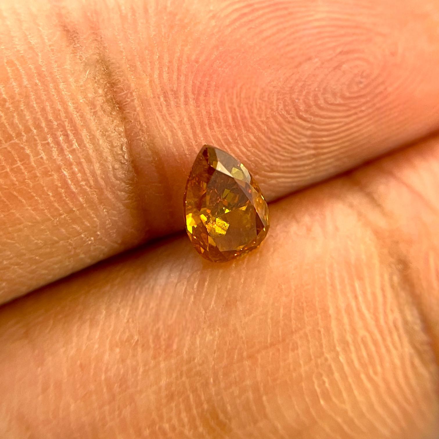 da uomo o donna Diamante naturale da 0,93 ct certificato GIA di colore arancio brunastro intenso e fantasia in vendita