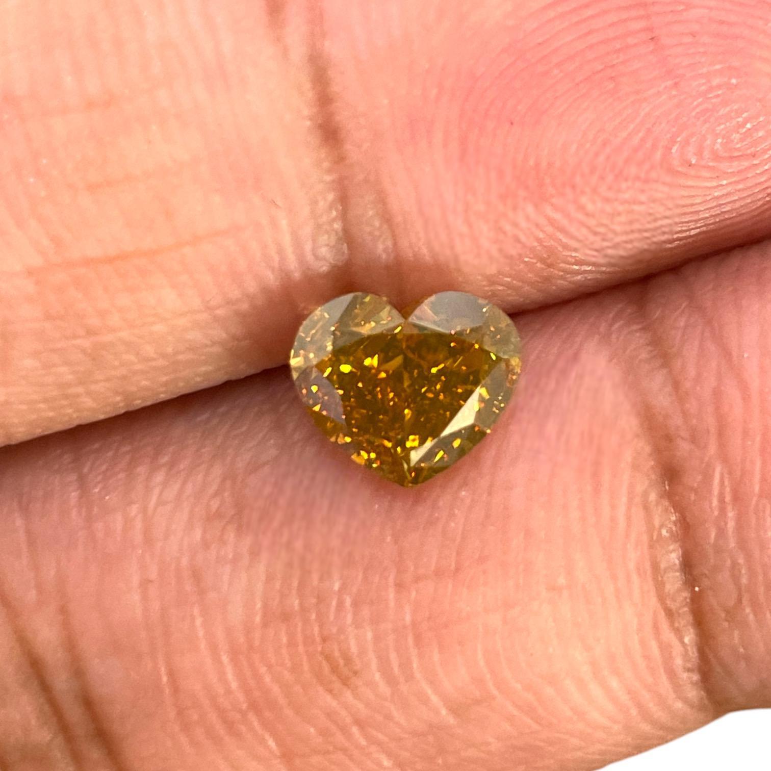Diamant naturel de 2,02 carats certifié GIA, de couleur orange-jauneâtre foncé fantaisie Unisexe en vente