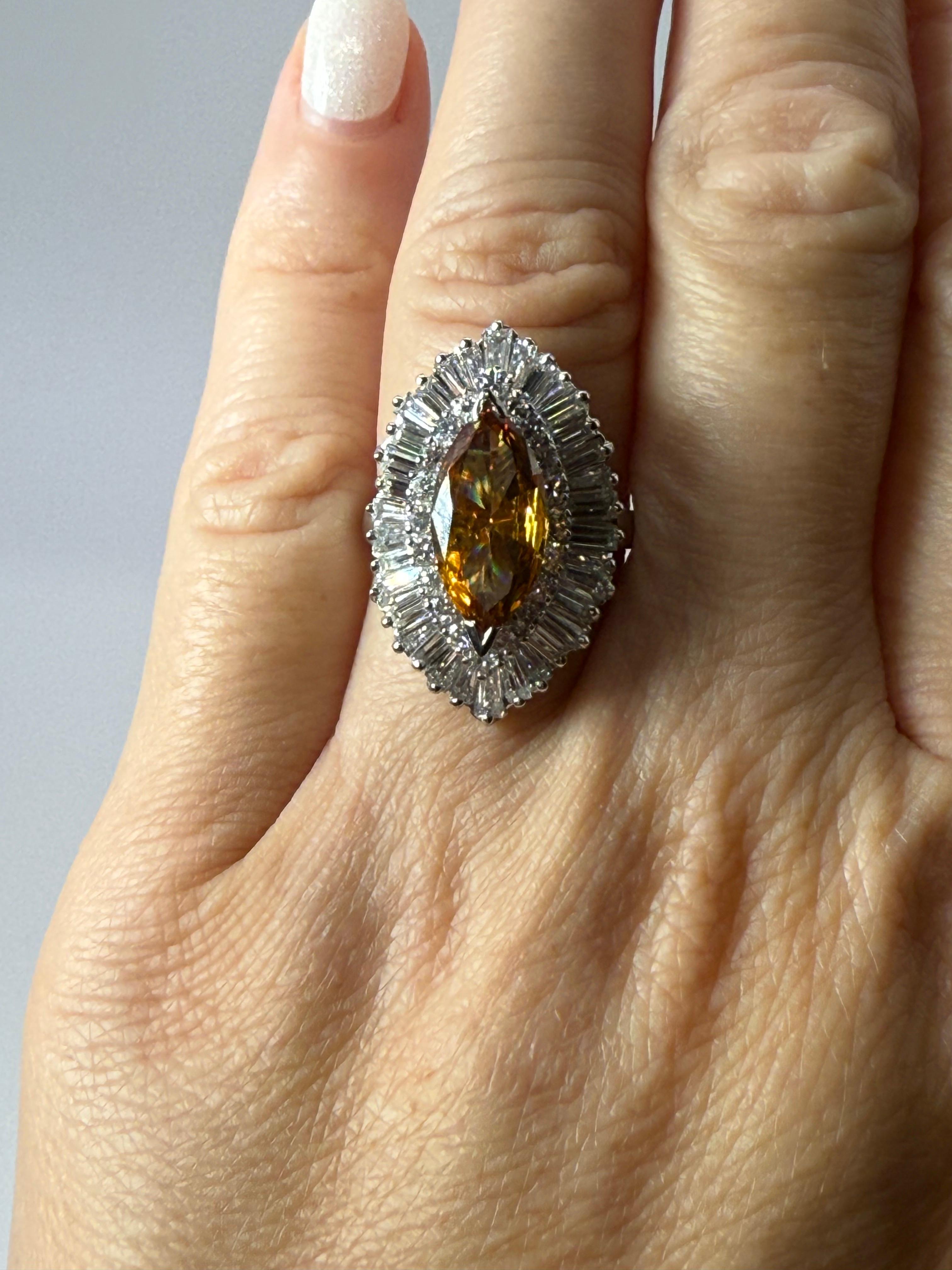 Anello con diamante arancione intenso GIA 1,92ct TROVATO RARO in vendita 1