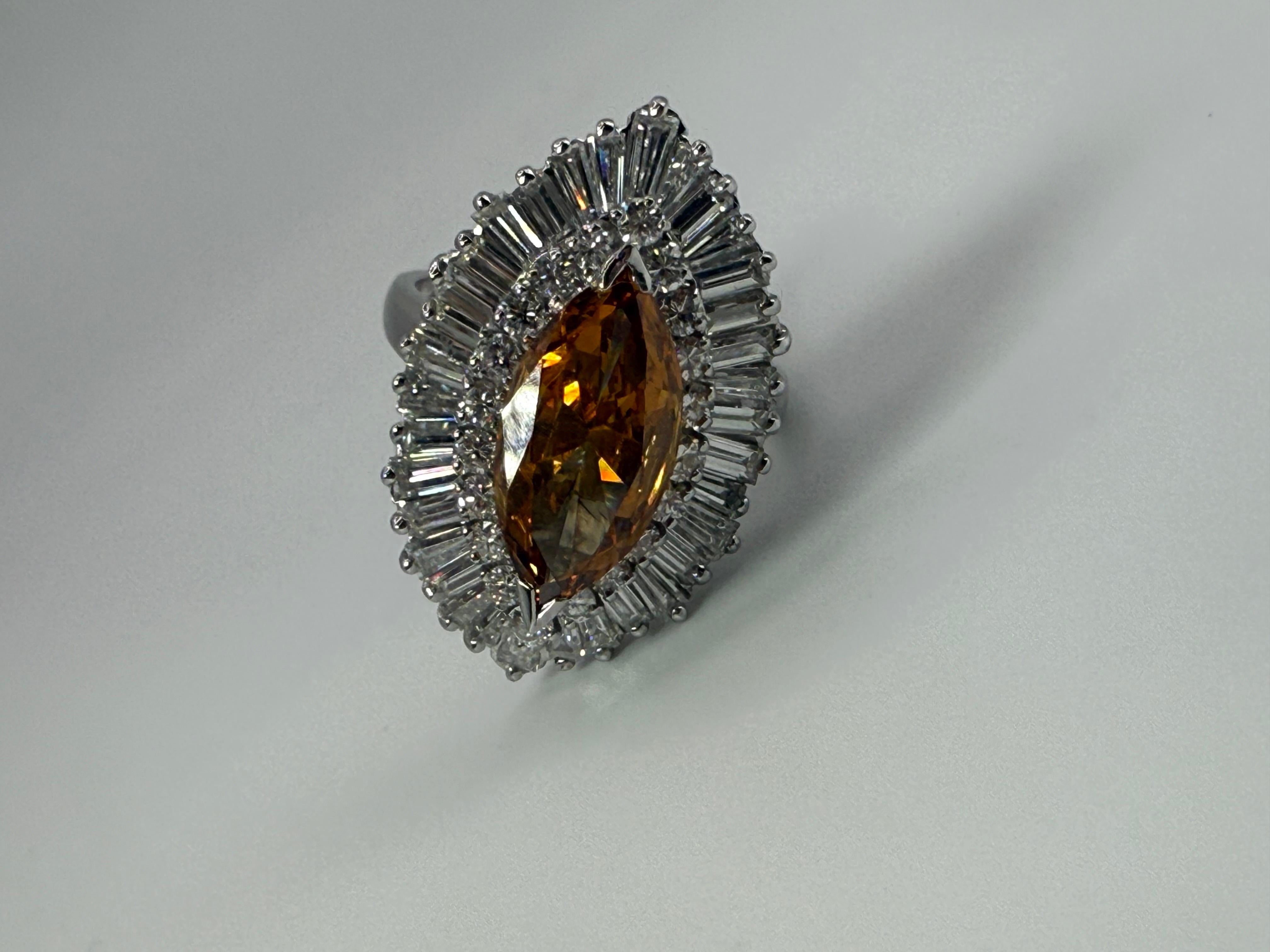 Anello con diamante arancione intenso GIA 1,92ct TROVATO RARO in vendita 3