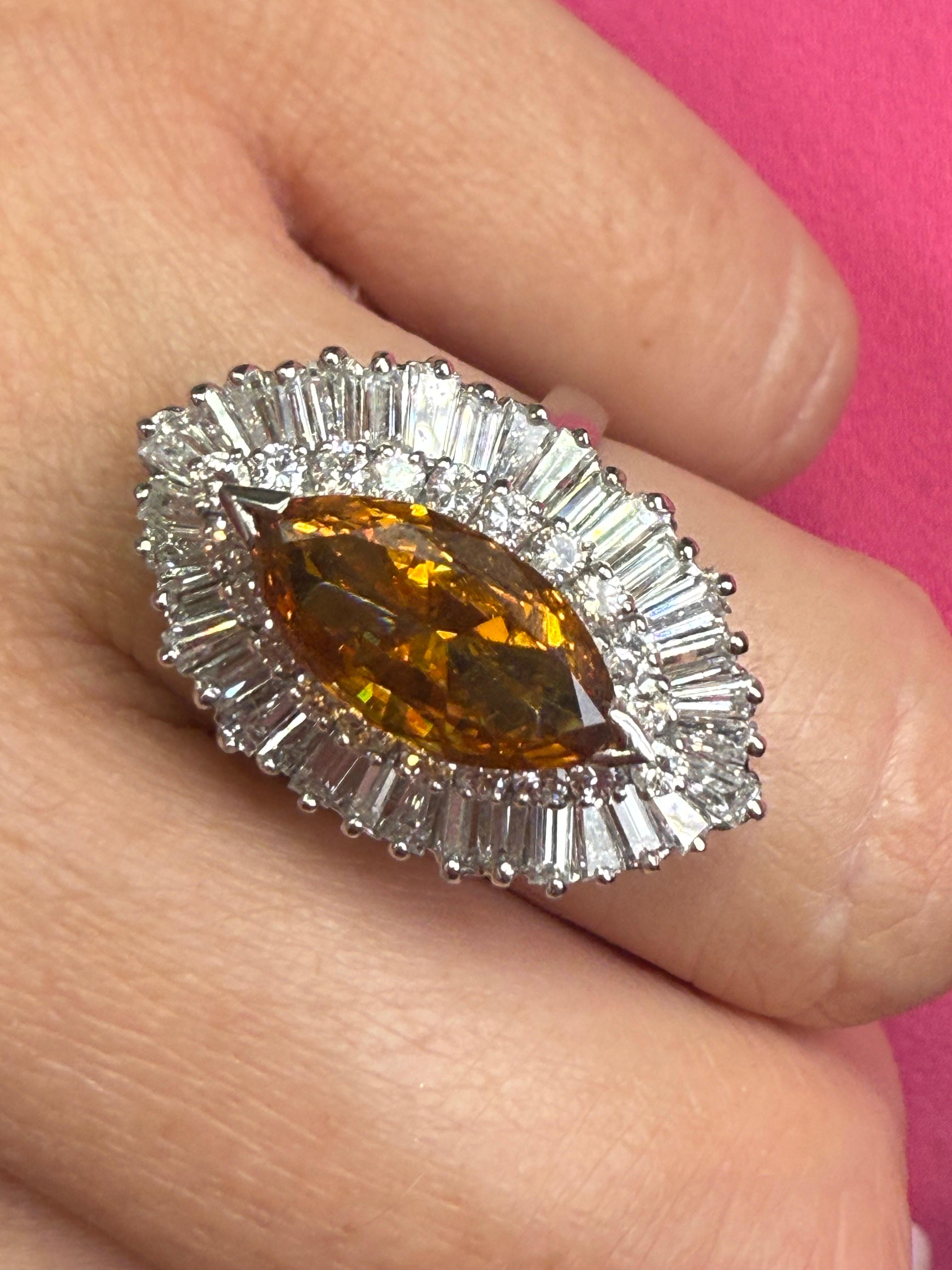 Anello con diamante arancione intenso GIA 1,92ct TROVATO RARO in vendita 4