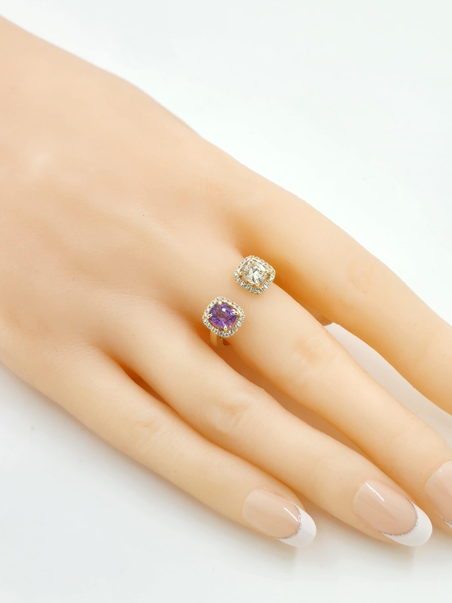 Women's Fancy Diamond 0.70Ct Fancy Sapphire Toi et Moi Ring in 18 Karat Yellow Gold For Sale
