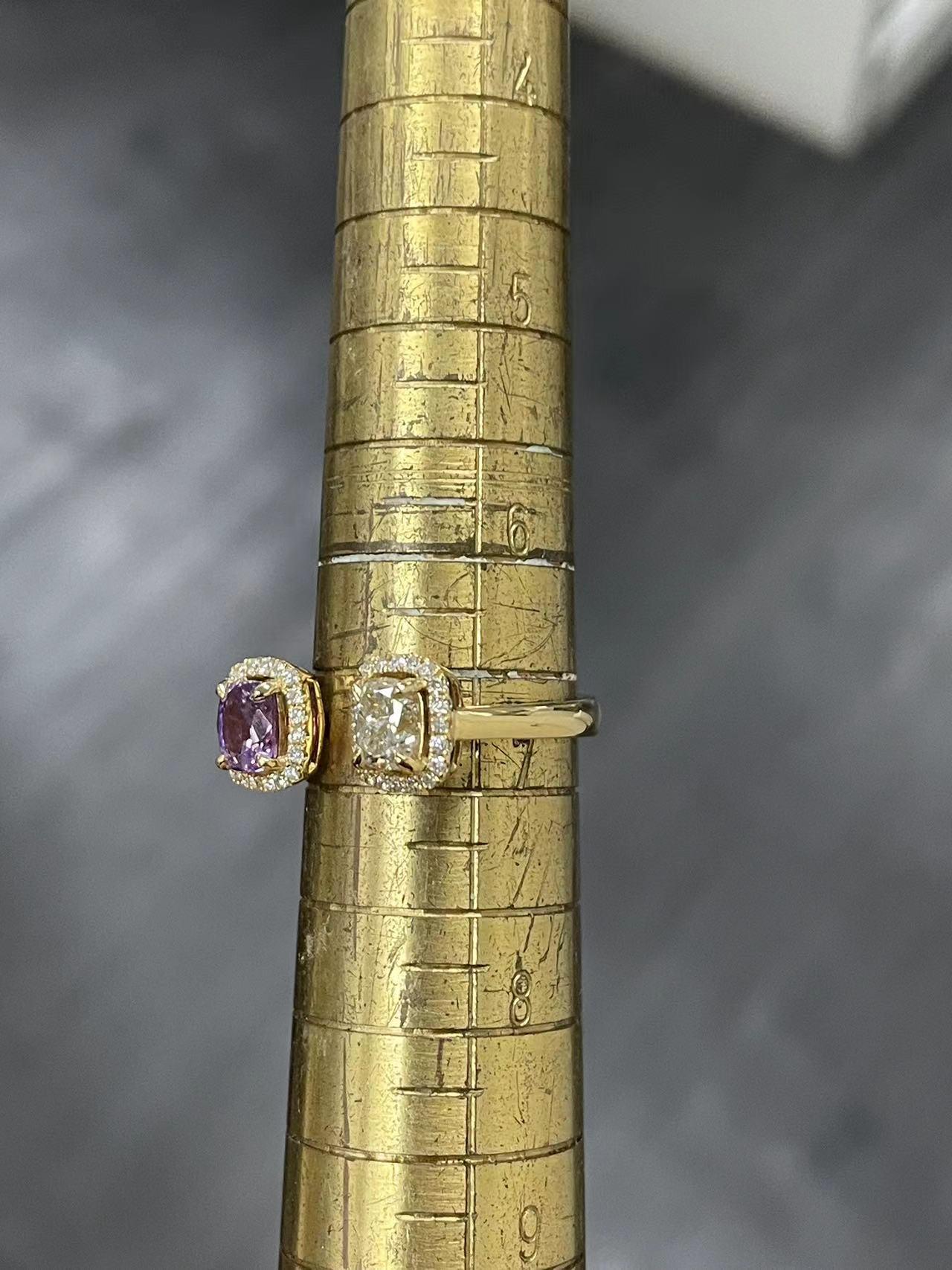 Fancy Diamond 0.70Ct Fancy Sapphire Toi et Moi Ring in 18 Karat Yellow Gold For Sale 1