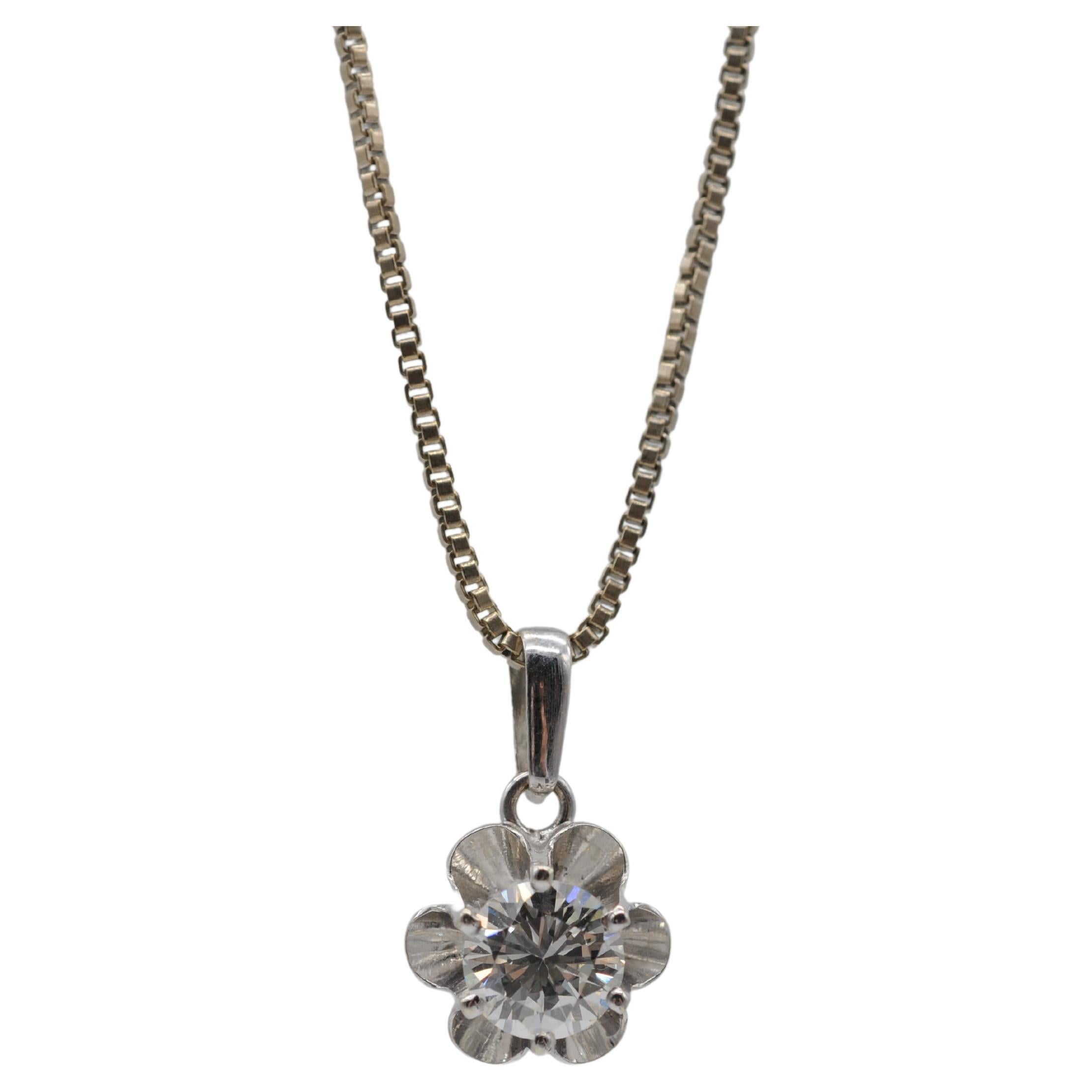 Aesthetic Movement Fancy Diamond 1.2ct necklace clarity:VVS1 Color:G  For Sale