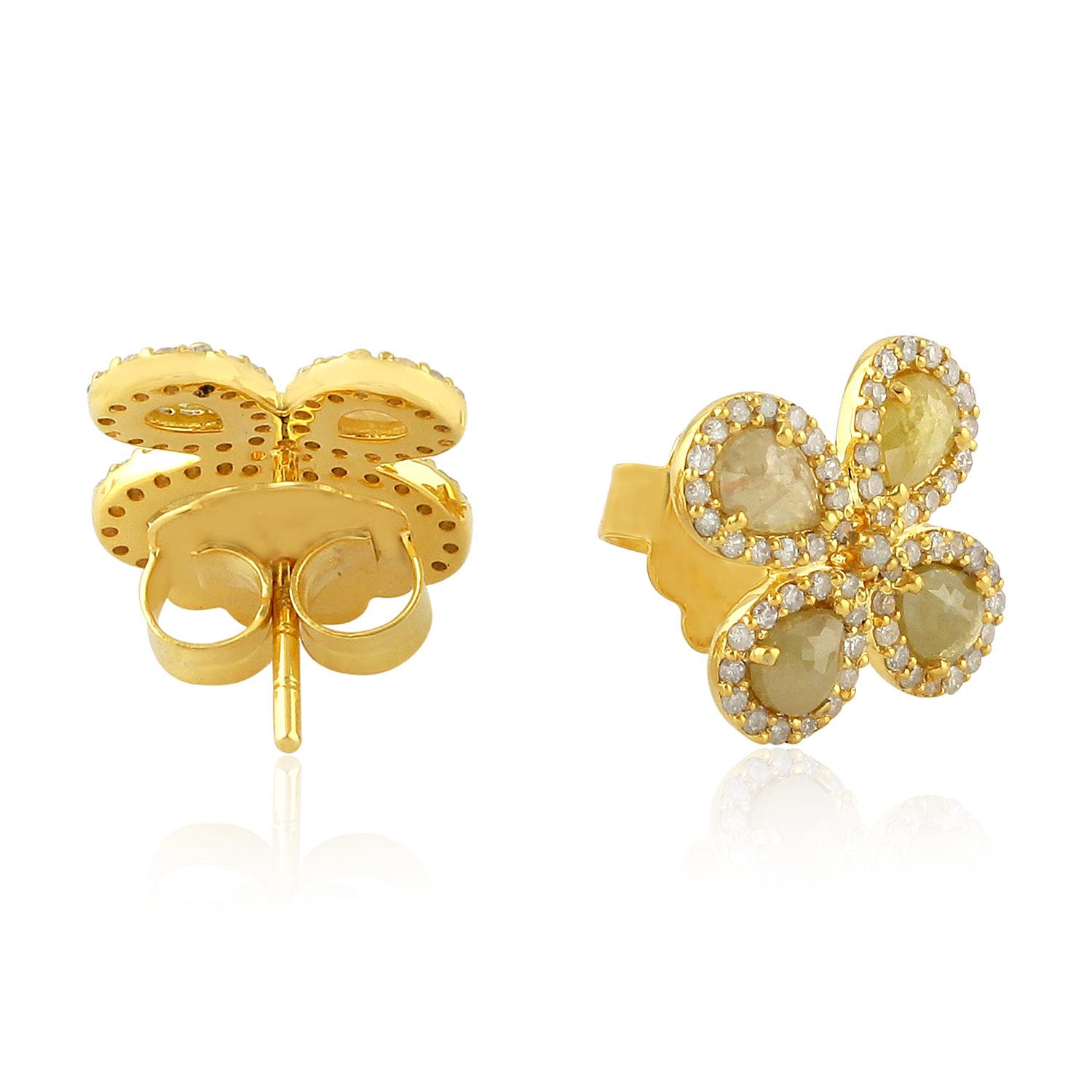 Contemporary Fancy Diamond 18 Karat Gold Clover Stud Earrings For Sale