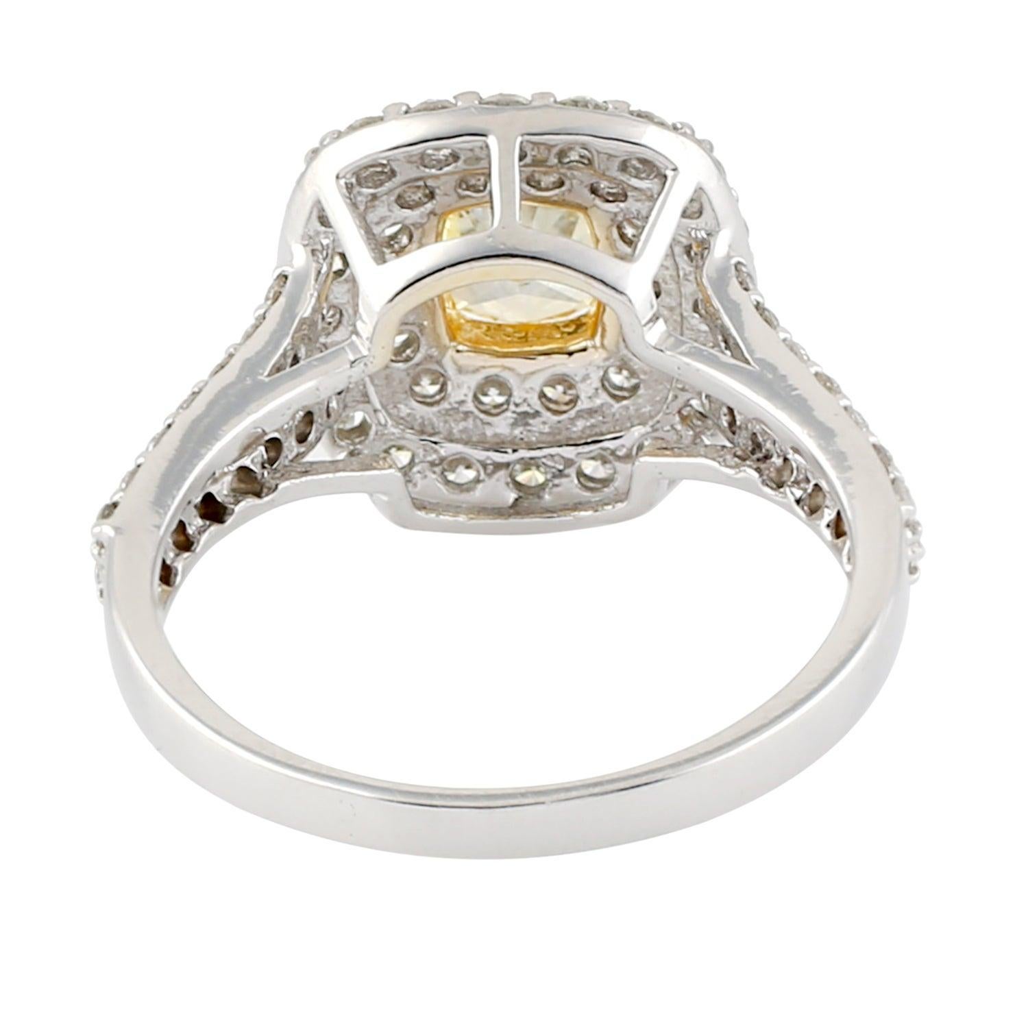 For Sale:  Fancy Diamond 18 Karat Gold Ring 3