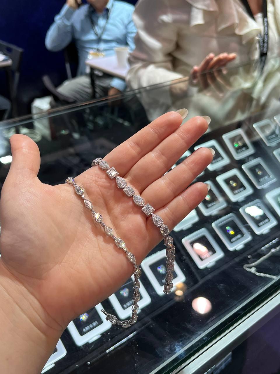 Marquise Cut Fancy Diamond Bracelet 8 Carat, 18 K White Gold IGI cerified For Sale