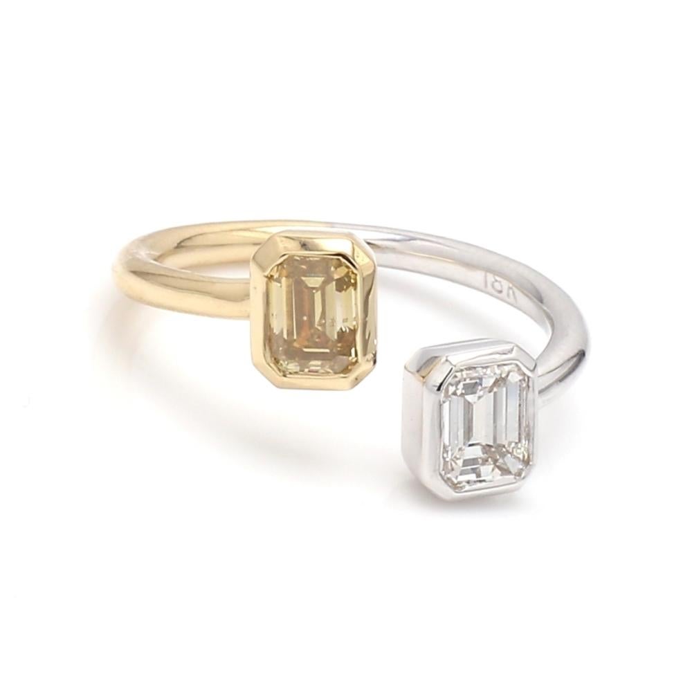 Bague bypass fantaisie avec pierres taillées en émeraude Bon état - En vente à Scottsdale, AZ