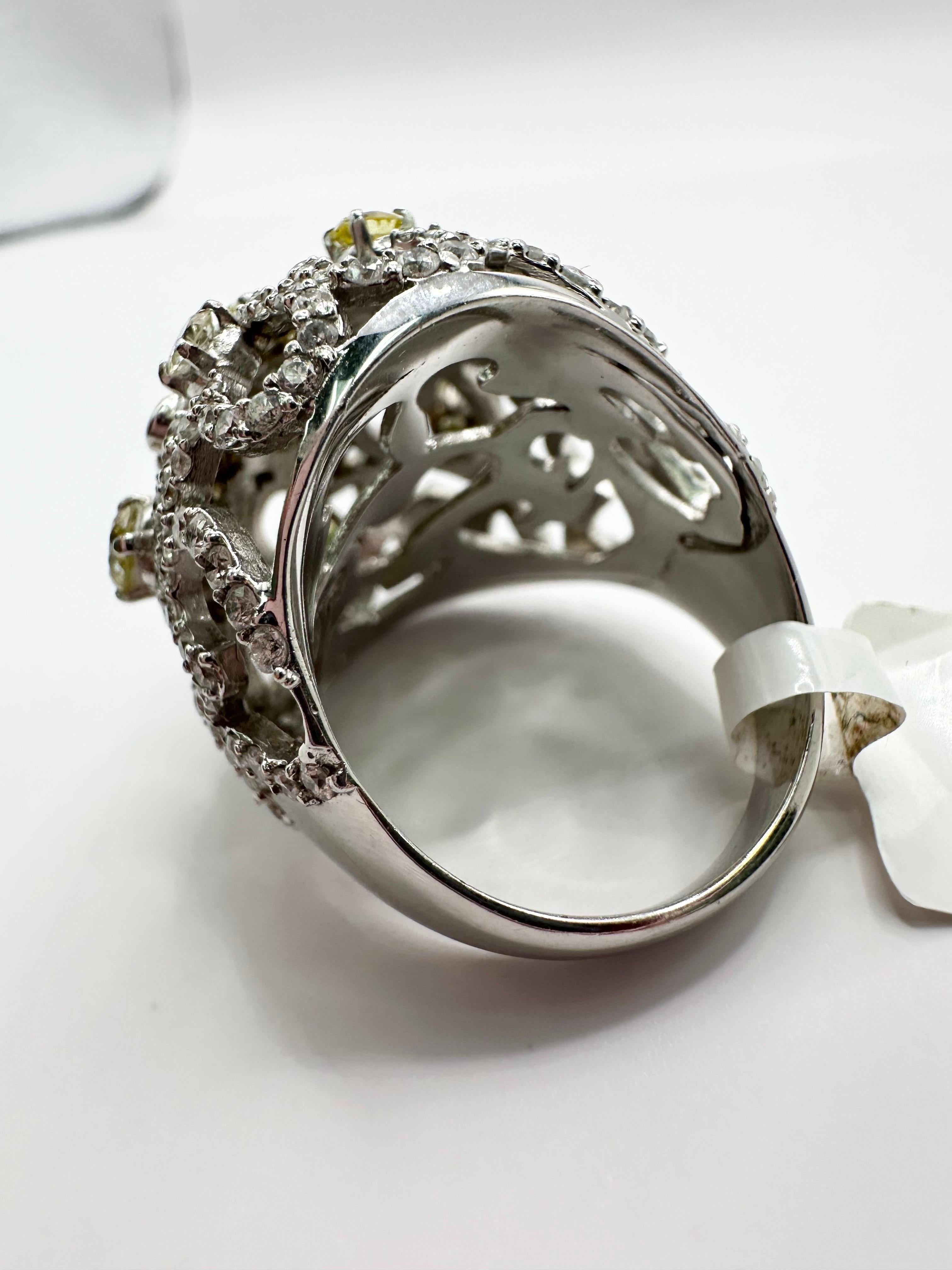 Fancy Diamant Dome Ring 14KT Weißgold  im Angebot 2