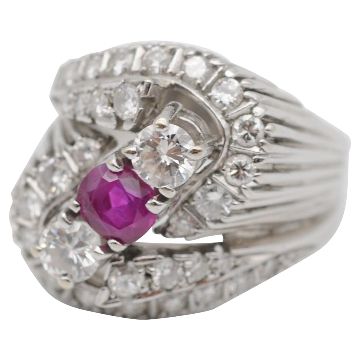 Anello con diamante Fancy e taglio Brilliante in oro bianco 14k