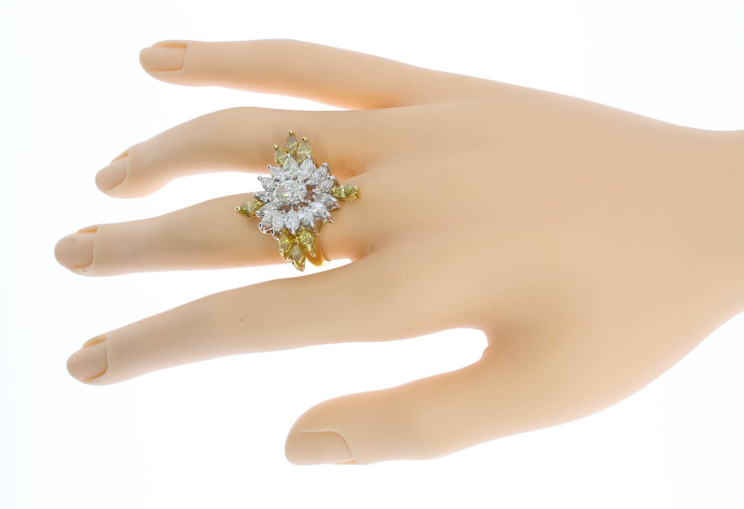Cocktail-Ring aus Gelbgold mit ausgefallenen Diamanten Damen im Angebot