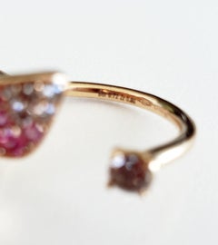 Zwei- Finger-Ring mit ausgefallenen Diamanten 0,72 Karat rosa Saphiren, 0,80 Karat Gelbgold