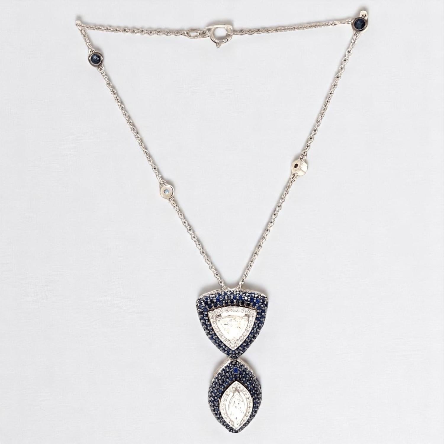 Taglio rotondo Collana con diamanti fantasia e zaffiri blu in oro massiccio 14K (certificato) in vendita