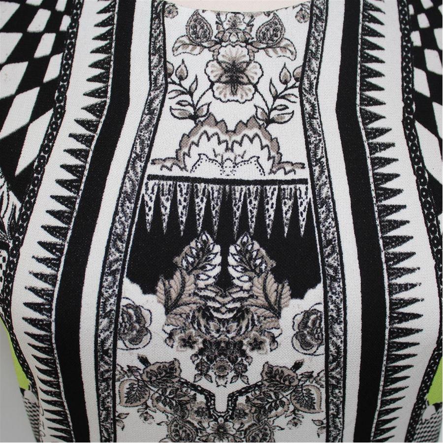 Viscose Black white and fluorescent green color Fancy print Total length cm 101 (39.7 inches)
